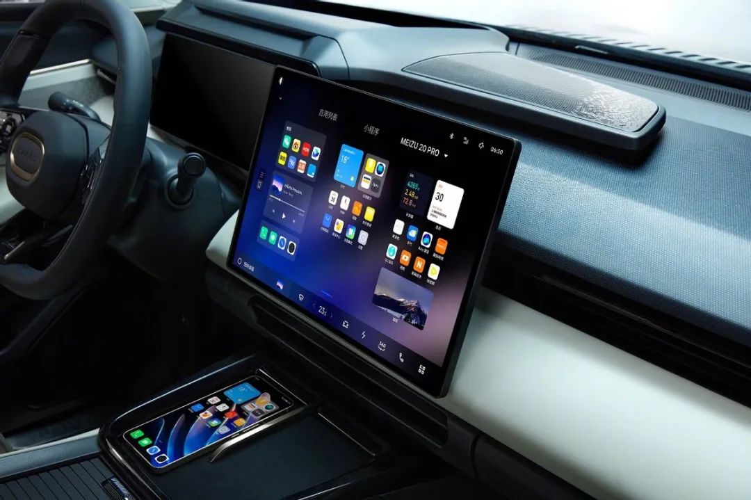 Having this and still using CarPlay indeed seems redundant